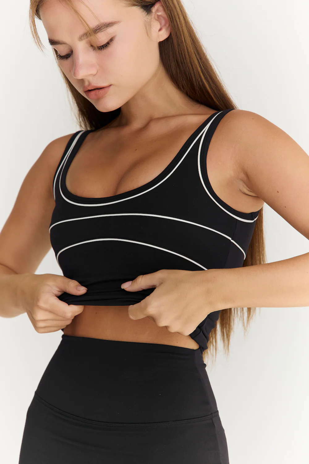Astoria Airvíve Essential Sport Tank - Black/Cream - Image 4