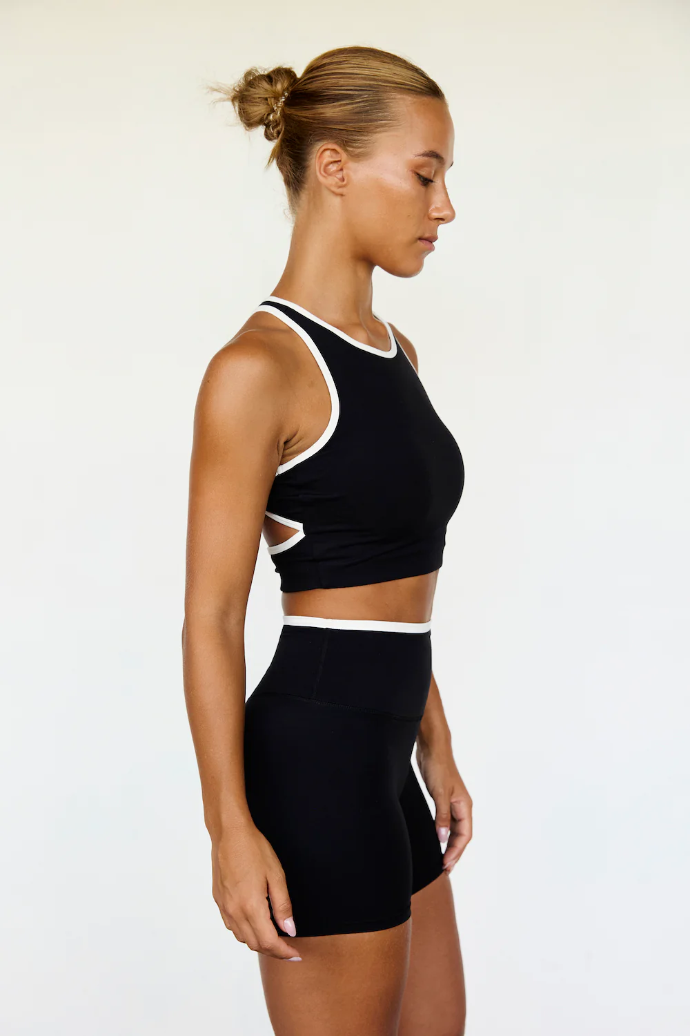 Astoria LUXE BALANCE Cut Out Sports Crop - Black/Cream - Image 4