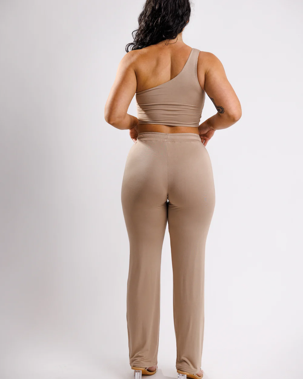 Astoria LUXE Lounge Crop - Beige - Image 4