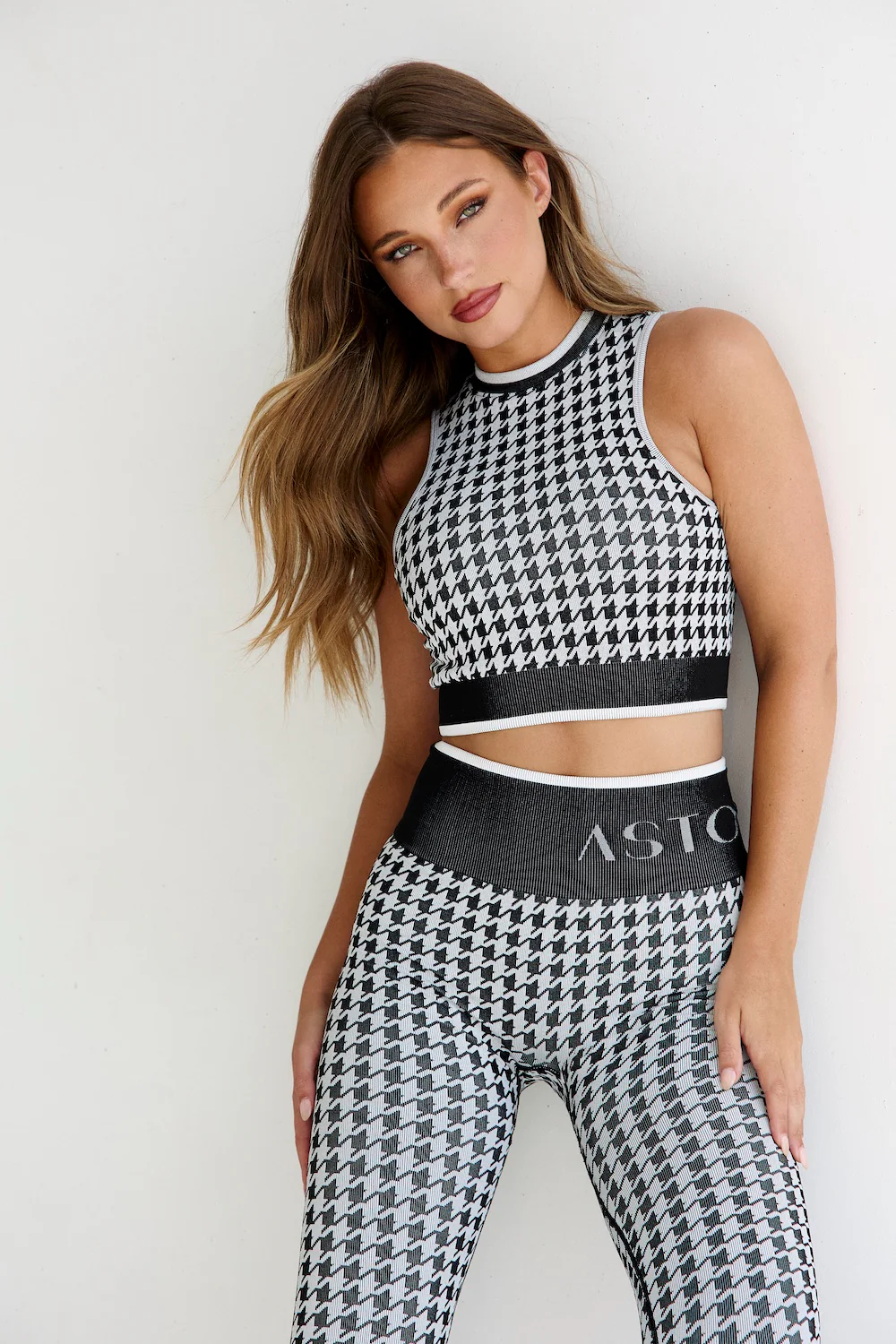Astoria Seamless Knit Legging - Black/Grey Houndstooth - Image 6