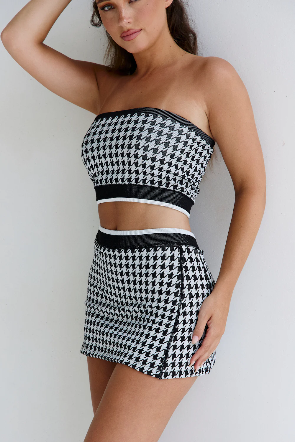 Astoria Seamless Knit Mini Skirt - Black/Grey Houndstooth - Image 4