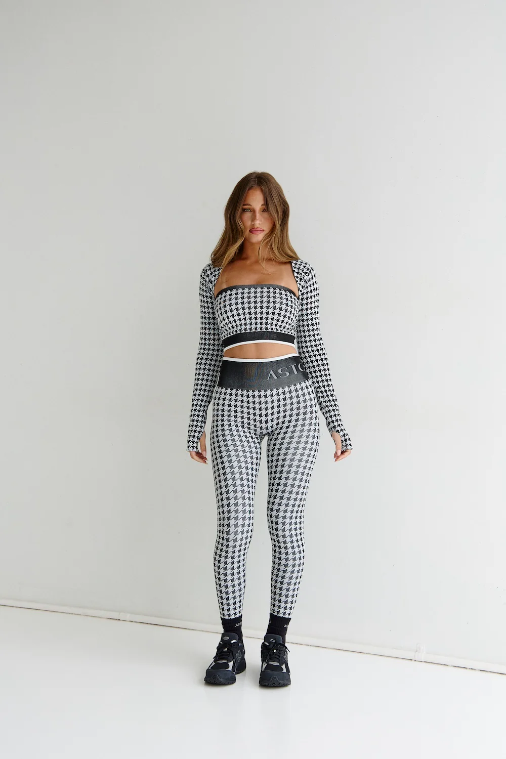 Astoria Seamless Knit Shrug - Black/Grey Houndstooth - Image 5