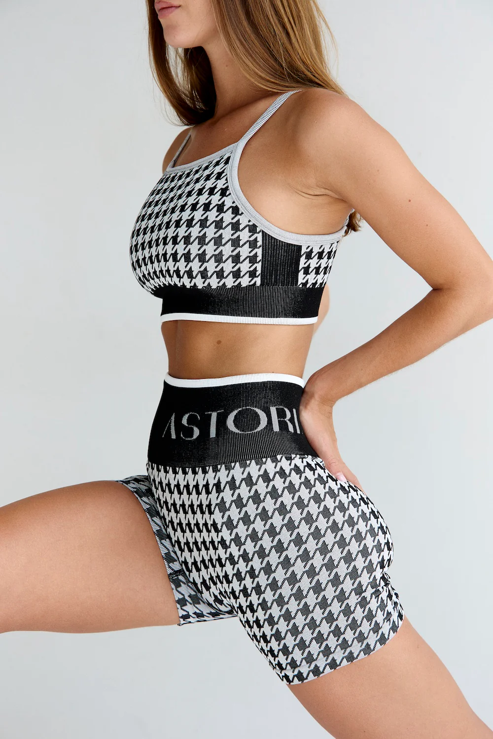 Astoria Seamless Knit Sports Bra - Black/Grey Houndstooth - Image 3