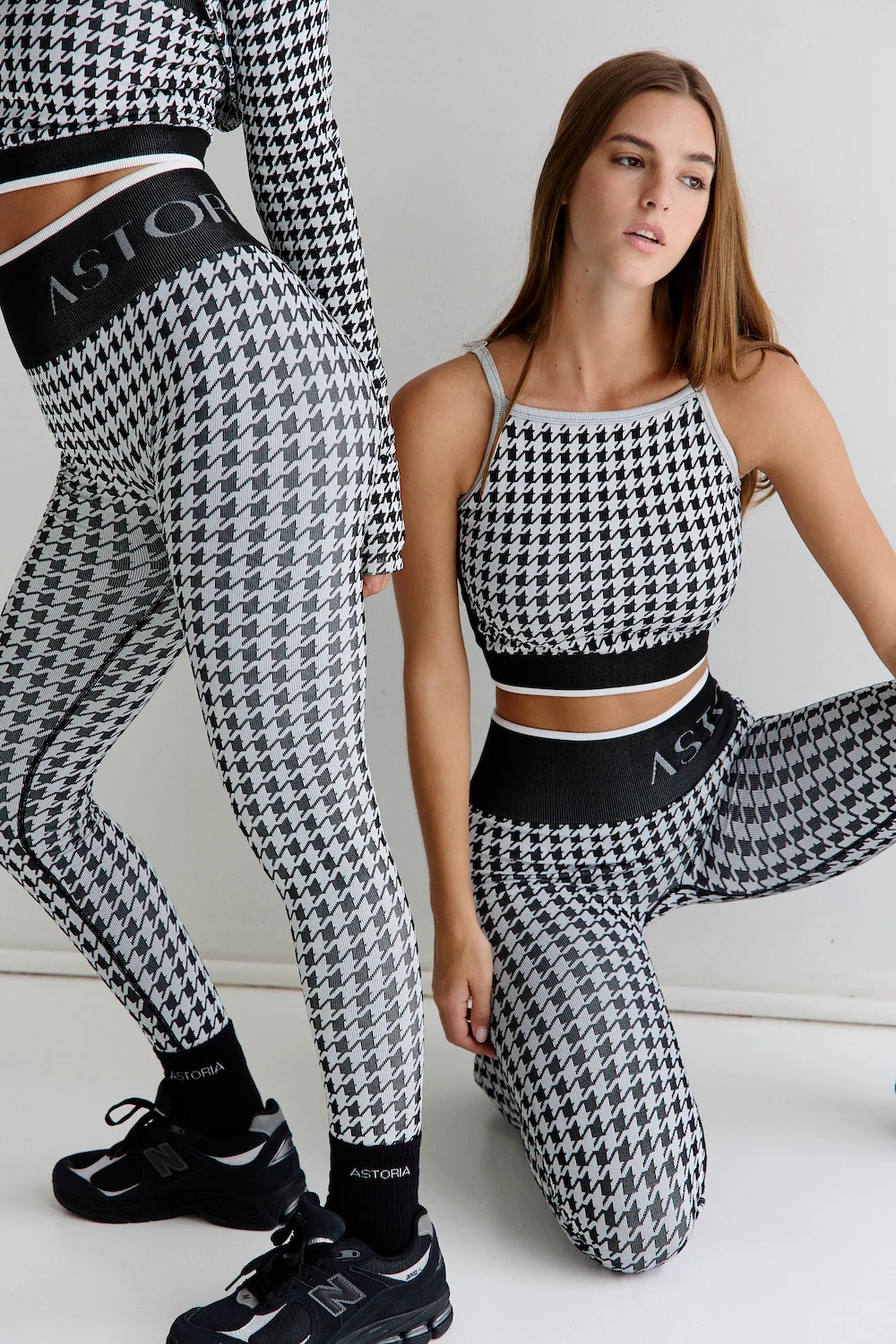 Astoria Seamless Knit Sports Crop - Black/Grey Houndstooth - Image 7